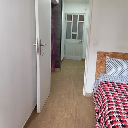 Hospedagem T2 Covilha Проживание в семье *